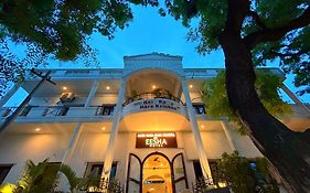 Hare Rama Hare Krishna - Eesha Hotel